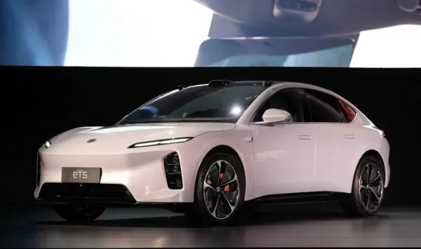 Nio ET5 2026: обзор электроседана с запасом хода до 700 км